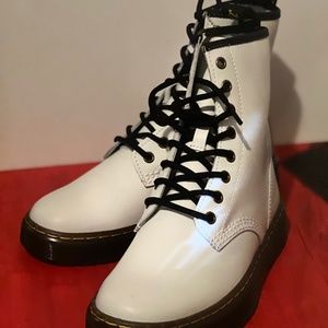 DR MARTENS BOOTS (brand new/never worn)
